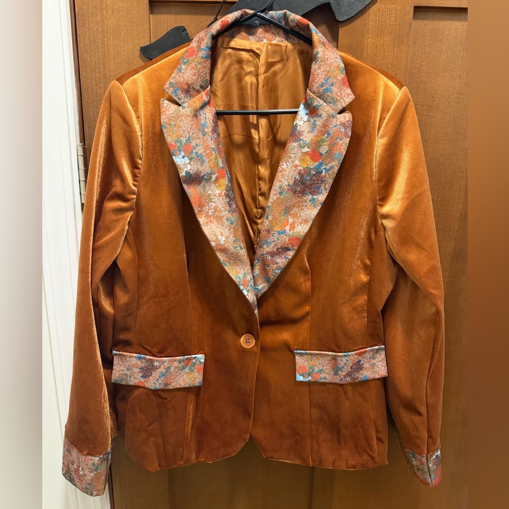 Source Unknown Burnt Orange Velvet Blazer with Floral Accents